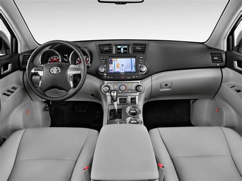 Priced to move $4,600 below j.d. Image: 2013 Toyota Highlander FWD 4-door V6 SE (Natl ...