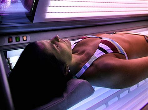 Study Tanning Beds Cause 170k Skin Cancer Cases Yearly Cbs News