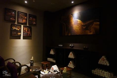 I mean, since he doesn't have a curved monitor he can just make it straight again. Thai Odyssey The Latest Spa in Suria KLCC