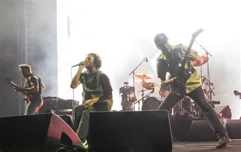Watch Rage Against The Machine Perform Fistful Of Steel For The First