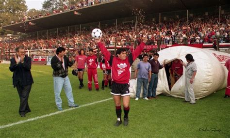 .juniors and newell's old boys paid tribute to the late diego maradona before their game in the aptly named copa diego armando maradona at the during the game, boca players all had maradona's name on the back of their shirts, while newell's players all had the former argentina captain and. Maradona en Newell´s Old Boys