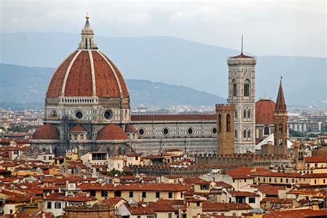 Удобный каталог достопримечательностей с фотографиями, отзывами и советами туристов, экскурсиями и большим выбором русскоговорящих частных гидов. Италия: достопримечательности Севера и Юга. Что посмотреть ...