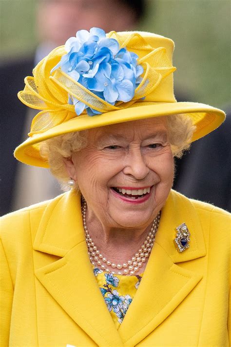 The 70 Best Royal Hat Moments Of All Time Reine Elizabeth Reine D