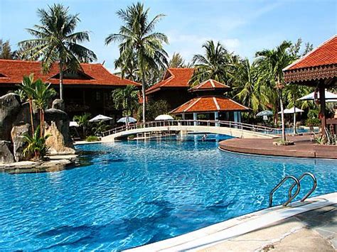 Cenang mall and oriental village are worth checking out if shopping is on the agenda, while those wishing to experience the area's natural beauty can explore pantai cenang beach and tengah beach. Book your Meritus Pelangi Beach Resort Langkawi in ...