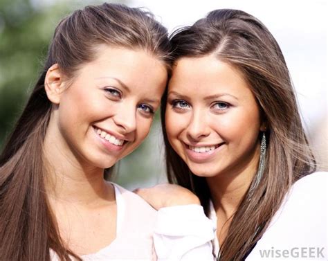 What Is The Difference Between Fraternal And Identical Twins Irish