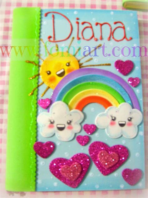 Para decorar un cuaderno que tengas, lo único que necesitas son materiales para manualidades, un poco de tiempo y creatividad. Libreta Decorada De Arcoíris | Cuadernos decorados para niños, Manualidades escolares, Manualidades