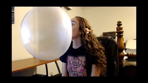 Trish Blowing Big Whites Bubbles Bubblegum Superbubble Ramdom