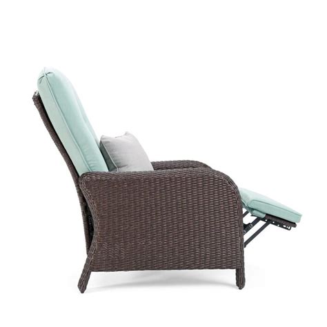 La Z Boy Outdoor Sawyer Wicker Metal Stationary Recliner Chairs With