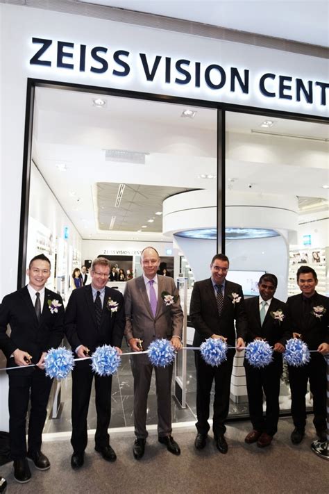 Carl zeiss sdn bhd is a company based in malaysia, with its head office in petaling jaya. A Malaysian Man: Carl Zeiss Vision Officially Opens The ...