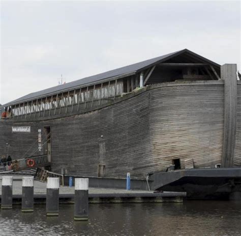 Die arche liegt in dordrecht südlich von rotterdam vor anker. Arche Noah macht für einen Monat in Hamburg fest - WELT