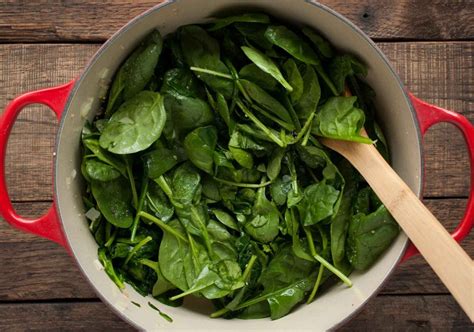 Easy Sauteed Spinach - Feasting not Fasting