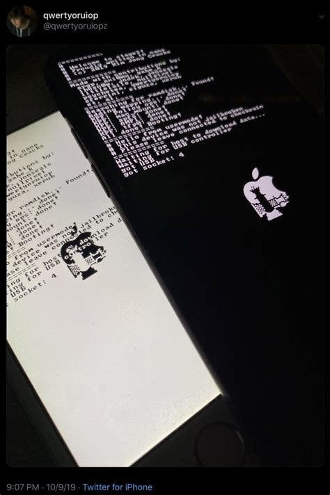 Новый логотип канала — единицу с раздвоенным низом выбирали из около 20 вариантов. Лука Тодеско изменил лого загрузки с помощью эксплойта ...