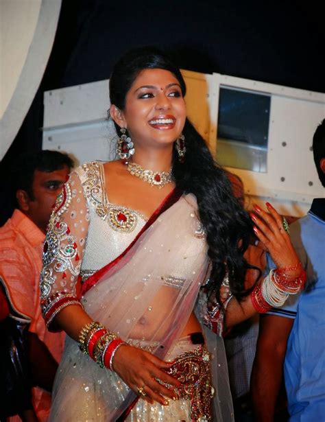 Poornima Indrajith Rare Navel Show Pics At Prithviraj Wedding Reception