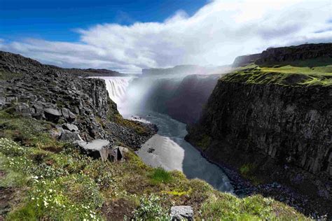 The Top Waterfalls To Visit In Iceland