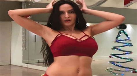 Bigg Boss Fame Nora Fatehi Pole Dance Video Viral Hindi Filmibeat