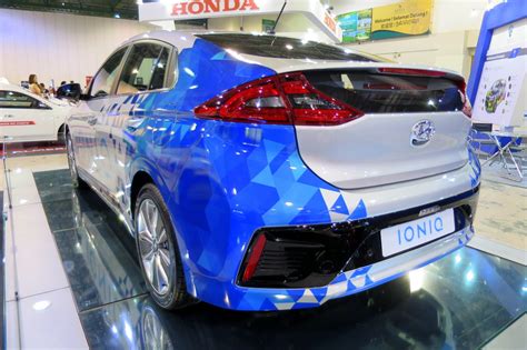Edmunds also has hyundai ioniq hybrid pricing, mpg, specs, pictures, safety features, consumer reviews and more. Hyundai Ioniq - Kereta Mesra Alam Tiba Di Malaysia