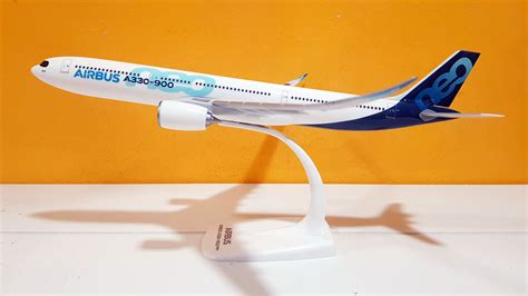 Herpa 1200 Airbus Industrie A330 900neo