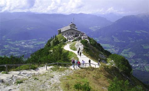 A guide to third reich sites in the berchtesgaden and ob. Das Kehlsteinhaus auf dem Obersalzberg in Berchtesgaden ...