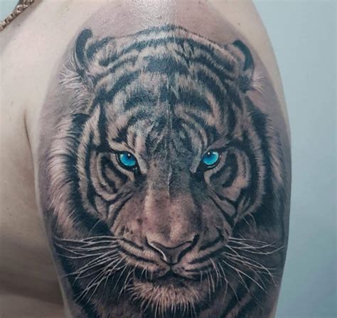 12 Realistic Blue Eyes Tattoos Tiger Tattoo Designs Petpress