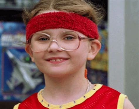 Geeky Child Stars Who Became Adult Hotties (44 pics)