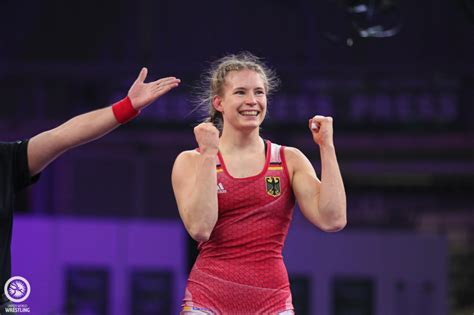 She won the world title in the 69 kg division in 2014 and a bronze medal in the 67 kg category. Gold für Aline Rotter Focken - Deutscher Ringer-Bund e.V.