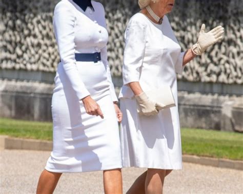 Melania Trumps Red Dress Sparkles At The Chest At Winfield House