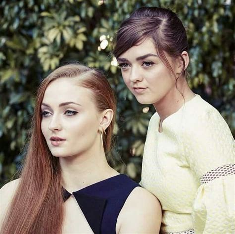 Game Of Thrones Books Game Of Thrones Cast Gorgeous Girls Beautiful