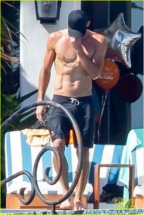 Photo Michael Phelps Ripped On Vacation 04 Photo 4466928 Just Jared Entertainment News