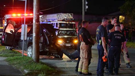 1 Dead In Northeast Houston Crash Involving 6 Vehicles