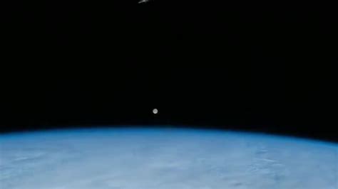 Nasa Astronaut Captures Setting Moon Aboard Iss World News Sky News