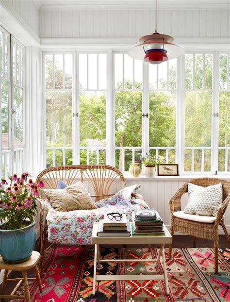 Cozy Sunroom Design With Bohemian Style