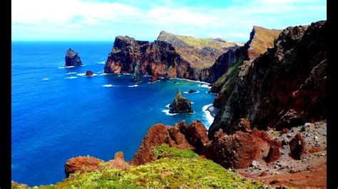 Madeira is a portuguese possession situated off the west coast of north africa in the atlantic ocean. Madeira ( Portugal ) Blumeninsel im Atlantischen Ozean ...