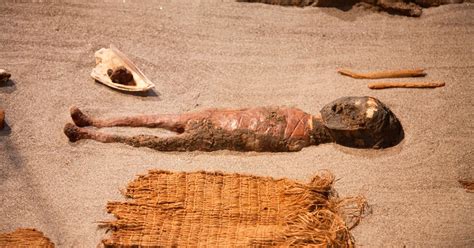 En un paisaje altiplánico de sudamérica habitó la milenaria cultura chinchorro, entre el 7.020 a.c. Las momias Chinchorro de Atacama, las más antiguas del mundo