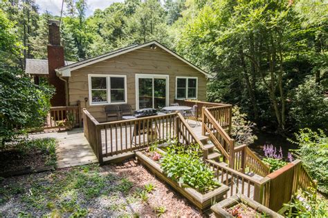 For more than 15 years, whiteside cove cabins has been providing affordable, comfortable, and conveniently located vacation rentals in highlands, nc. Anglers Cabin: Appalachian Ski Mountain NC 2 Bedroom ...