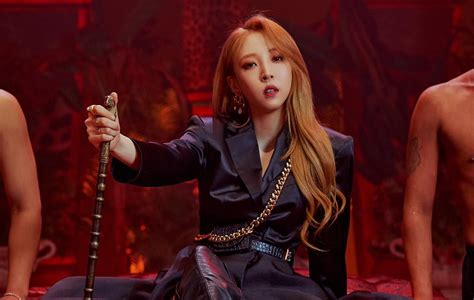 Mamamoos Moonbyul Discusses The Groups Large Female Fanbase