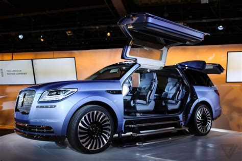2016 lincoln navigator concept proudly demonstrates dramatic and beautiful design, powerful drivetrain system and one of a kind interior with enhanced utility and comfort features that would make you want to stay in this car forever. The Lincoln Navigator Concept Is Out of This World