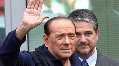 L'ex premier è già stato dimesso. Silvio Berlusconi e l'aneddoto su Bersani: "In ospedale ...