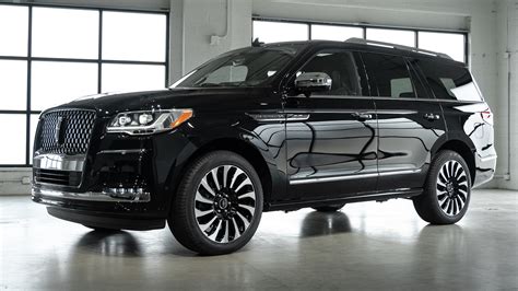 Lincoln Navigator Buyer S Guide Reviews Specs Comparisons