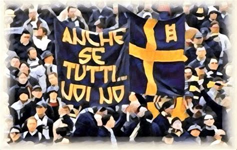 Auf dieser seite sind daten und informationen zu allen heimspielstätten des vereins hellas verona dargestellt. Juventus-Hellas Verona, tifosi gialloblù in camicia e ...