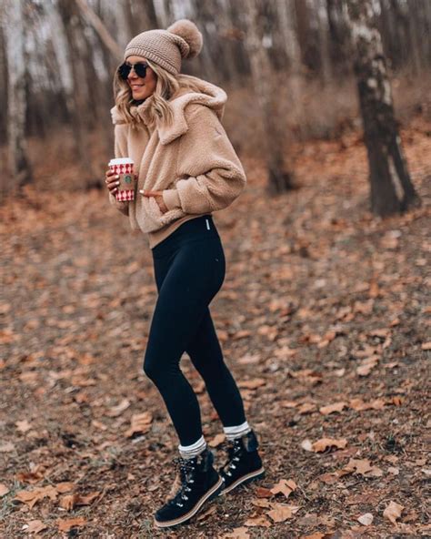 30 Cute Hiking Outfit Ideas You Need To Copy Camping Outfit Fall Winter Wonderland Outfit