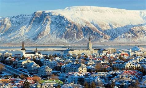November In Reykjavik Iceland See The Northern Lights Places To Go