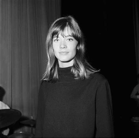 She made her musical debut in the early 1960s on disques vogue and found immediate success with her song tous les garçons et les filles. Françoise Hardy - SECRET PARISIEN