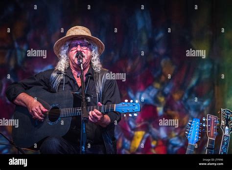 Arlo Guthrie And Daughter Sarah Lee Perform Live At Longs Park Concert