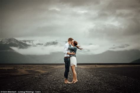 The Worlds Most Romantic Engagement Photos Revealed Daily Mail Online