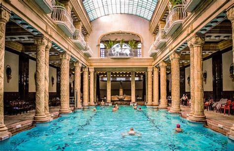 Conveniently located restaurants include local ocean seafoods, sharks seafood bar & steamer co., and clearwater restaurant. Le più belle terme di Budapest | Viviconstile