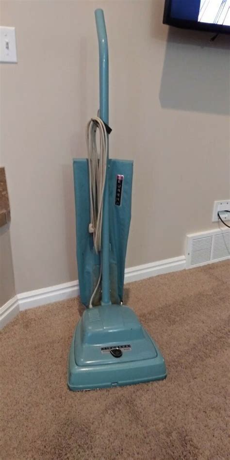 Vintage Blue Eureka Upright Vacuum Cleaner Model 1406b Works Great