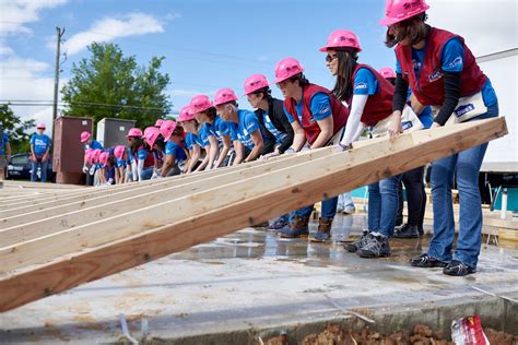 habitat for humanity lowe s and more than 18 000 women build with families