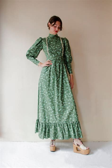 Vintage 1970s Green Prairie Dress With Leg Of Mutton Sleeves 70s