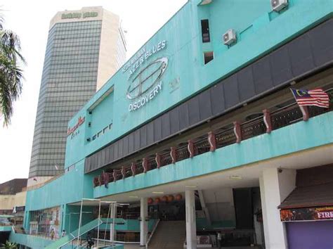 One of the newest shopping malls in jb is r & f mall, which is located right within the r & f princess cove apartments (right at the edge of johor, facing singapore). Dentist in Johor Bahru | Living in Malaysia