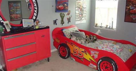 Kids car bed decorations theme chunkymonkeybumz: Lightning McQueen race car bed and a toolbox dresser w ...